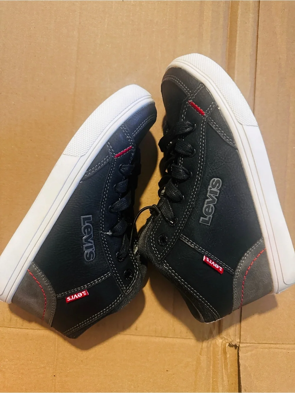 Levi's Black High-Top Sneakers for kids boys with Stitching, size 2